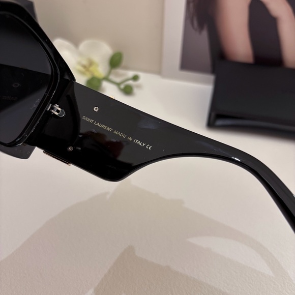 Saint Laurent Eyewear Sip Blaze Oversized Frame Sunglasses - Picture 7 of 8